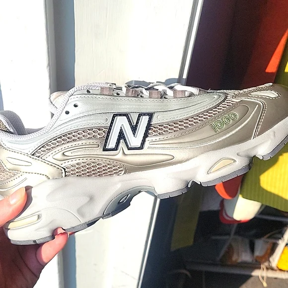 New Balance 1000 Beige And White, Mens 9.5 - Picture 3 of 8